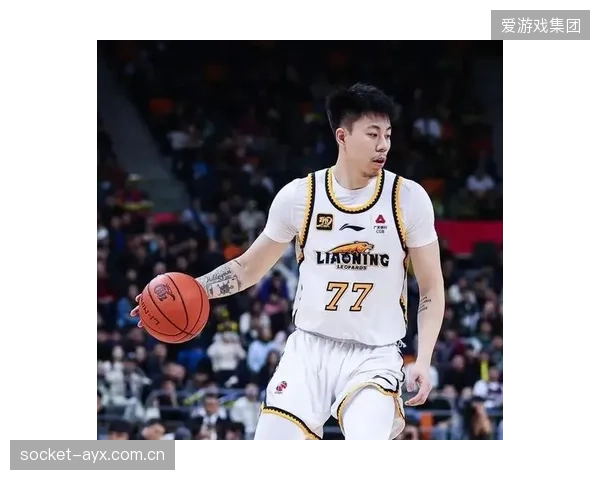 张镇麟转会上海久事后迅速融入体系，其全面的锋线能力帮助球队登顶。